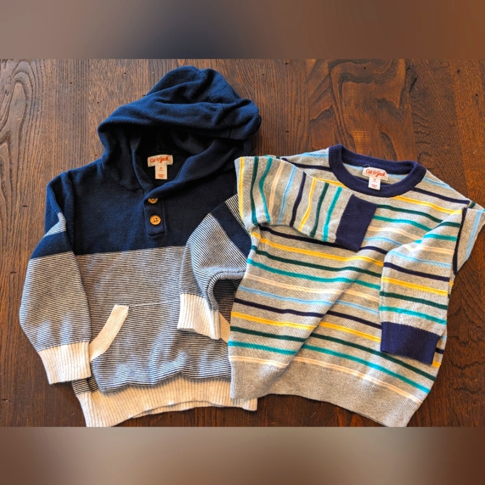 2 Cat & Jack 3T Sweaters
